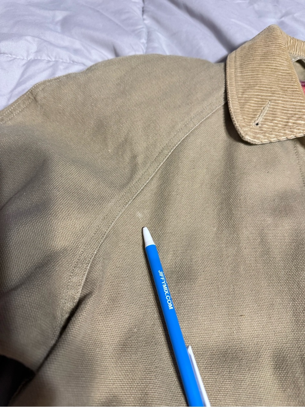 Eddie Bauer Tan Cotton Barn Jacket with Red Plaid Lining - Picture 14 of 15